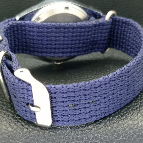 Vintage 1989 Citizen Automatic Mens Silver Watch W/daydate & Red accents - Picture 2 of 8